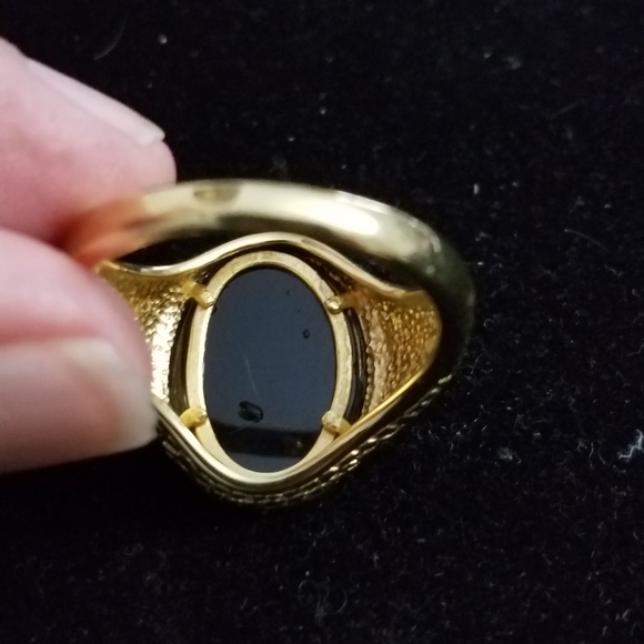 Dragon on Onyx in Gold plated Silver - Picture 4 of 5